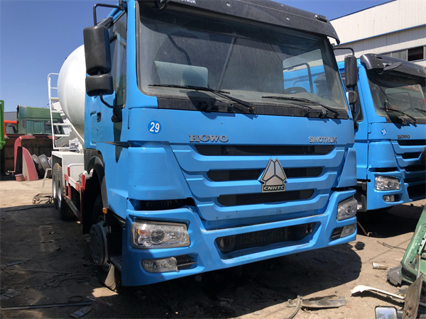 Sinotruk utilizó el camión resistente 6x4 375hp del tractor HOWO de las ruedas 10 del tractor usado Howo